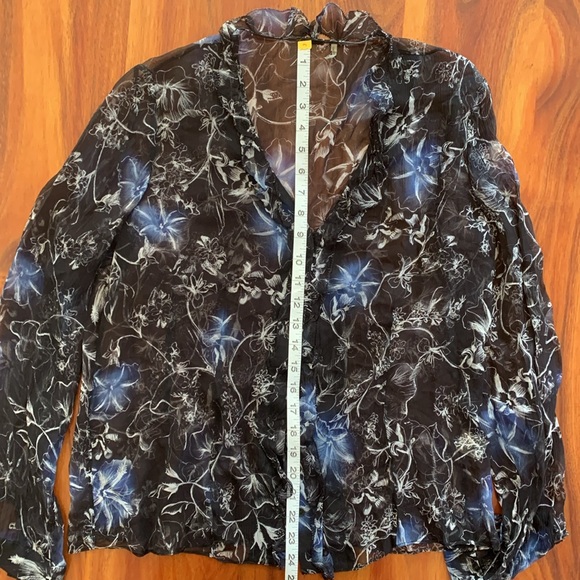Elie Tahari Verda Black/Blue Floral Sheer Ruffle Silk Blouse Size M - Picture 6 of 7